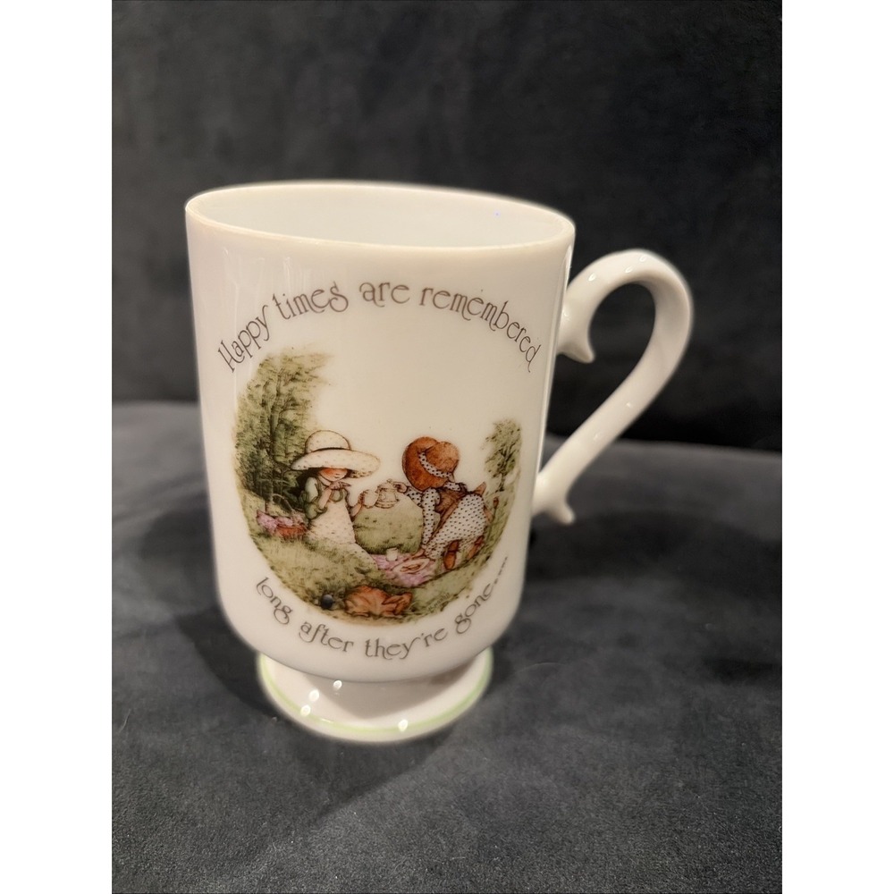Holly Hobbie collectible mug vintage 1974 excellent condition Made In Japan